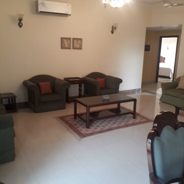 Living Room in 3 BHK Apartment at Sector 11 – for Rent