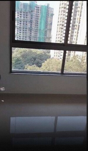 Room in 1 BHK Apartment at Kalpataru Immensa, Kolshet Road – for Rent