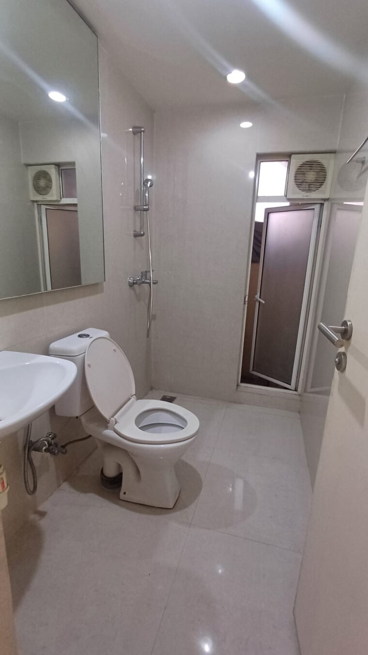 Bathroom, blue-bell-hiranandani-estate 1 Bedroom 427 Sq.Ft. Apartment In Ghodbunder Road Thane 9609128