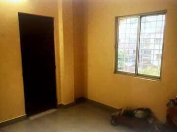 Room in 5 BHK Apartment at Haidar Para – for Sale