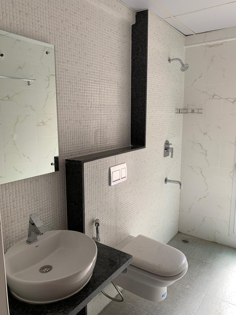 Bathroom, snn-raj-grandeur 3 Bedroom 1615 Sq.Ft. Apartment In Bommanahalli Bangalore 9609155