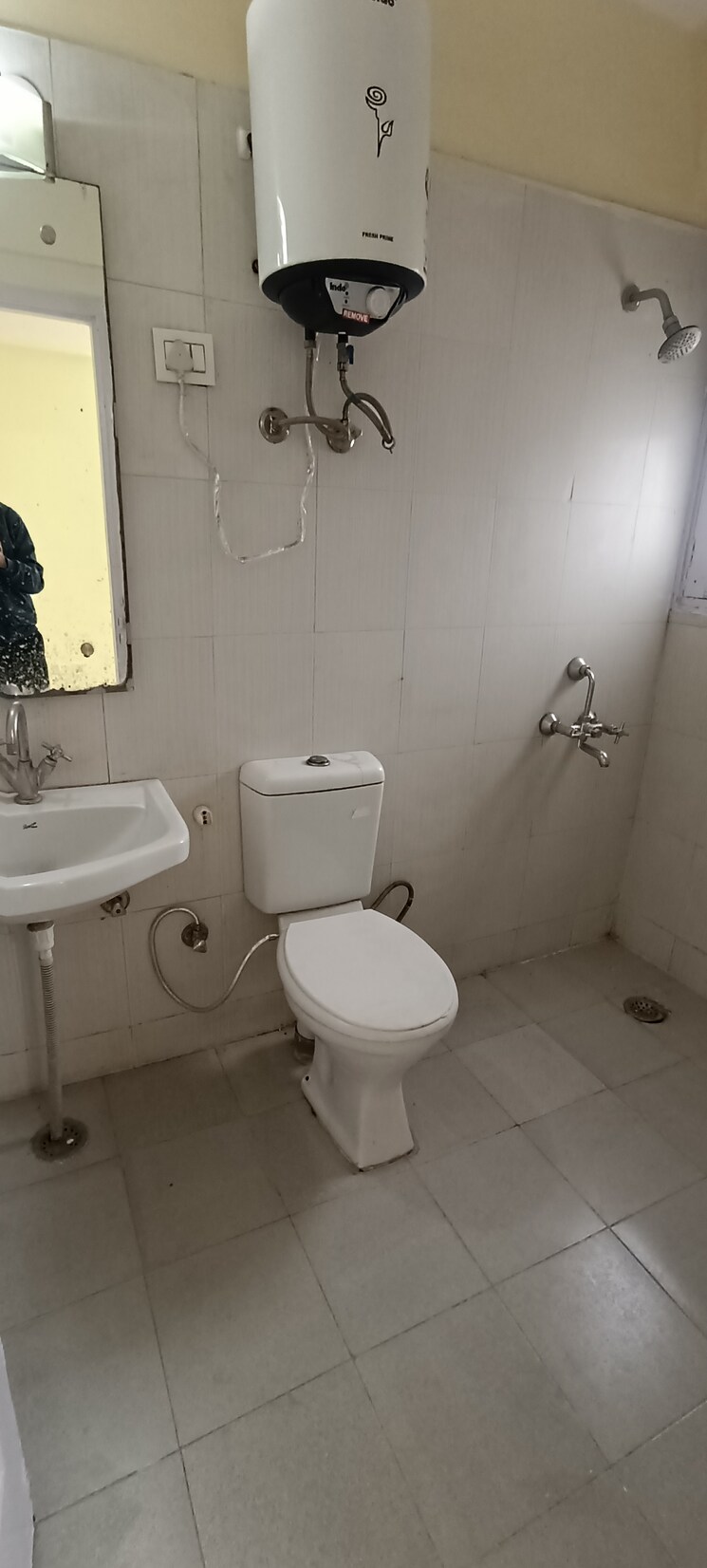 Bathroom, tulip-orange 3 Bedroom 1437 Sq.Ft. Apartment In Sector 70 Gurgaon 9609126