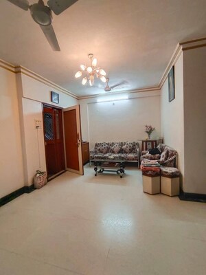 Living Room in 1 BHK Apartment at Azad Nagar – for Rent