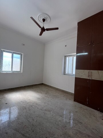 Room in 2 BHK Apartment at Kondapur – for Rent