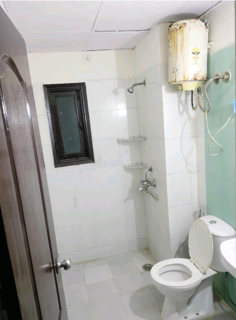 Bathroom, rps-savana 2 Bedroom 1250 Sq.Ft. Apartment In Sector 88 Faridabad 9609196