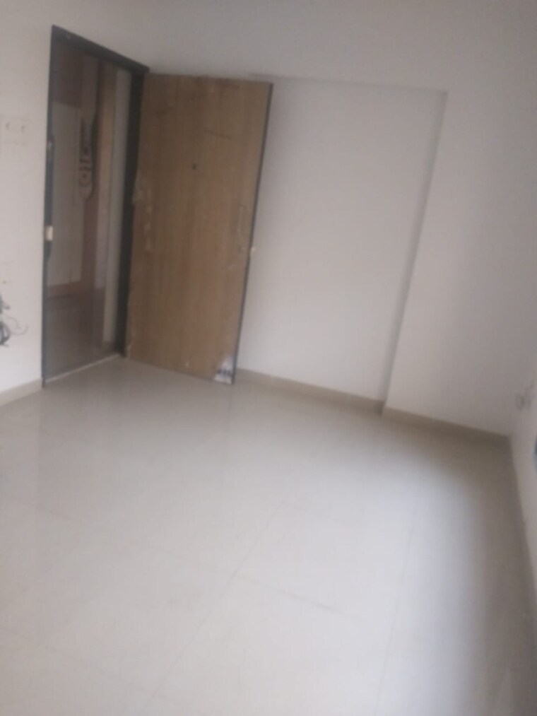 Room, borivali west 2 Bedroom 600 Sq.Ft. Apartment In Borivali West Mumbai 9609200