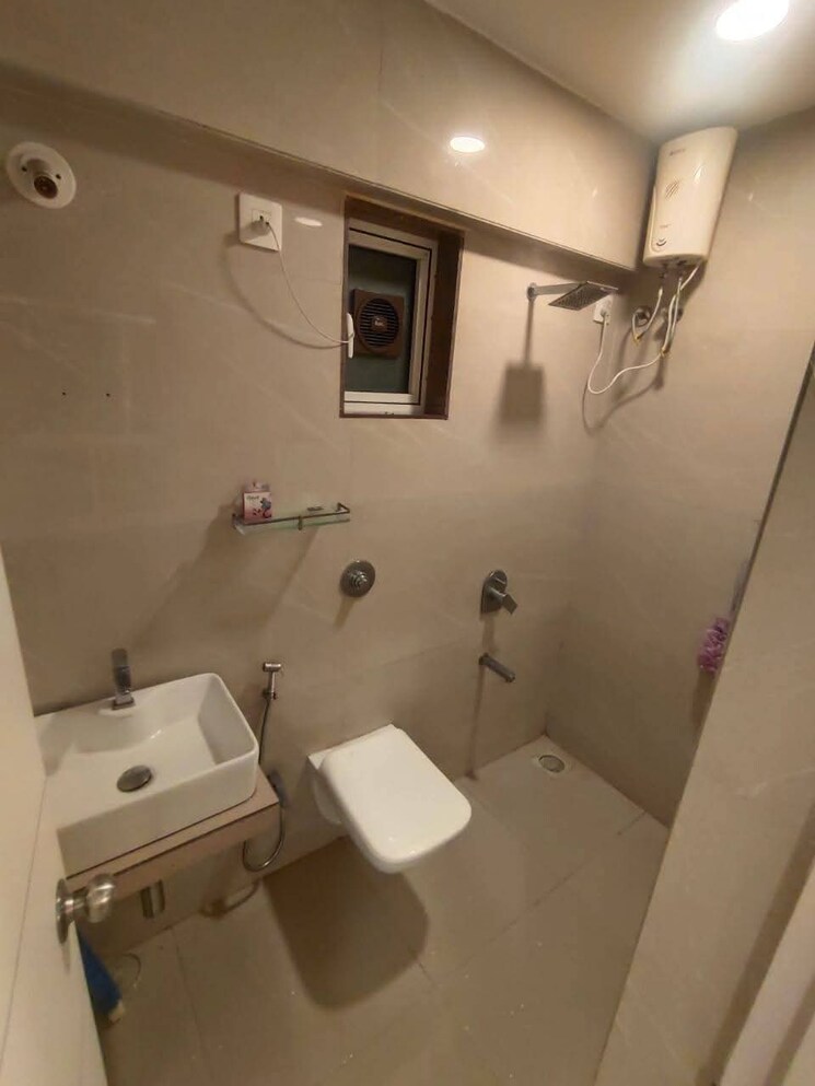 Bathroom, azad nagar 1 Bedroom 350 Sq.Ft. Apartment In Azad Nagar Mumbai 9609230