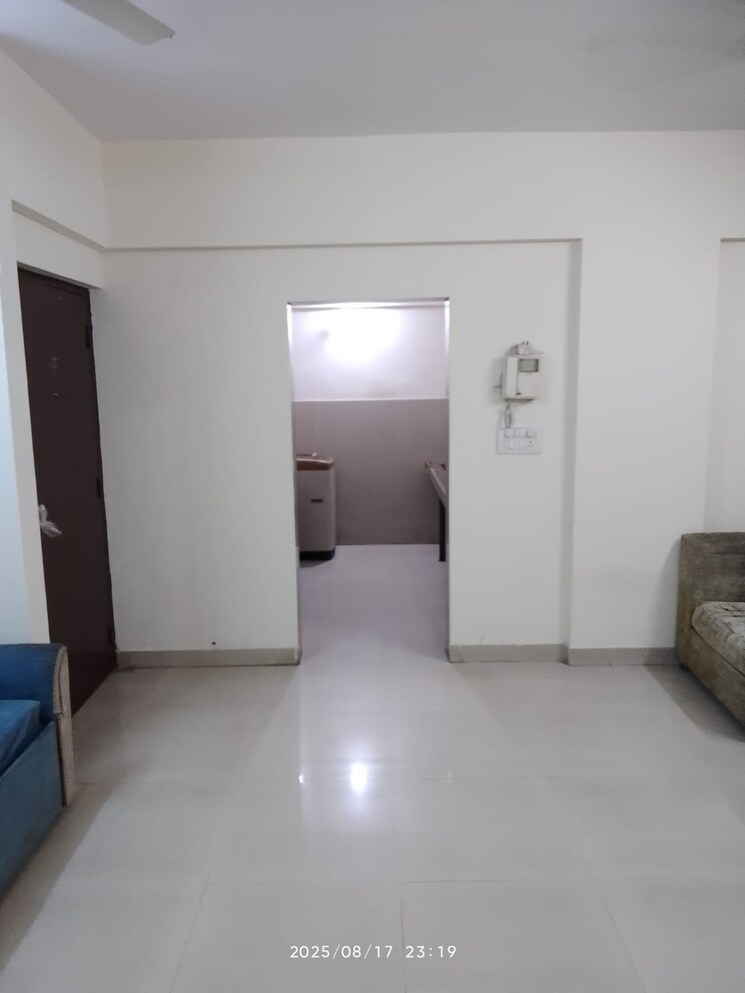 Room, everest-country-side 1 Bedroom 450 Sq.Ft. Apartment In Kasarvadavali Thane 9609238