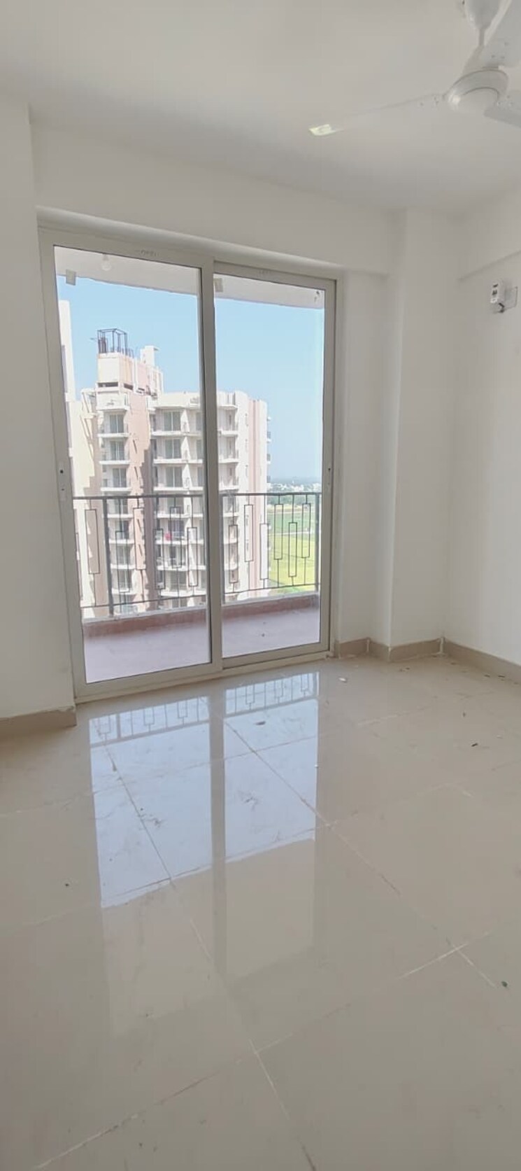 Room, rof-alante 3 Bedroom 665 Sq.Ft. Apartment In Sector 108 Gurgaon 9609260