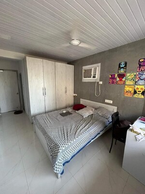 Bedroom in 2 BHK Apartment at Bandra West – for Rent