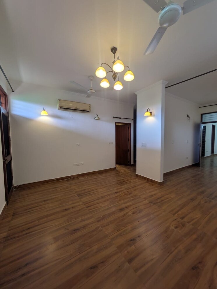 Room, smart-world-orchard 3 Bedroom 1680 Sq.Ft. Apartment In Sector 61 Gurgaon 9609259