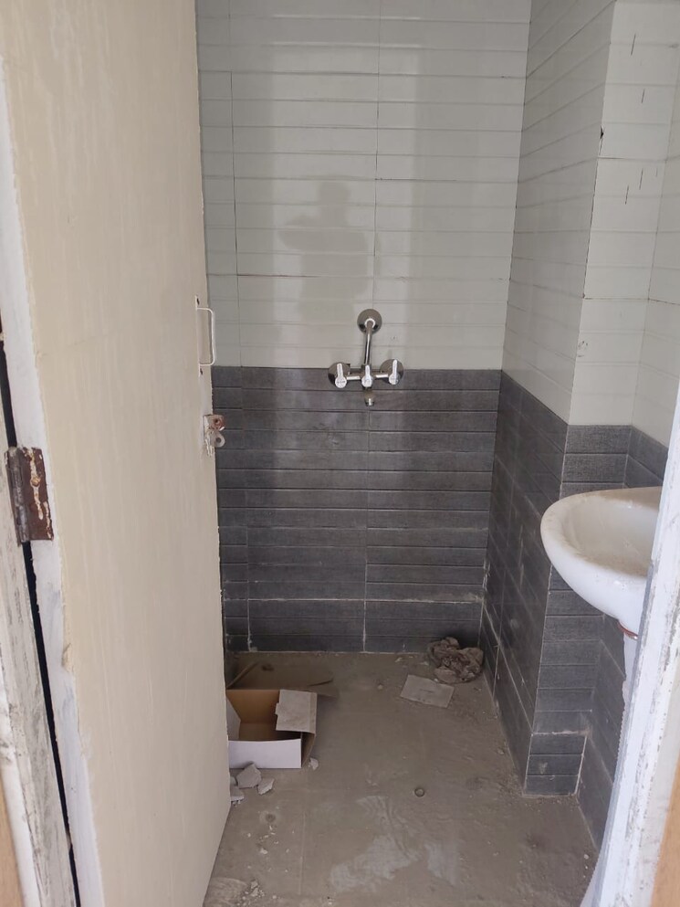 Bathroom, rof-alante 1 Bedroom 333 Sq.Ft. Apartment In Sector 108 Gurgaon 9609327