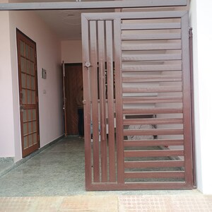 Room in 2 BHK Independent House at Gomti Nagar – for Sale