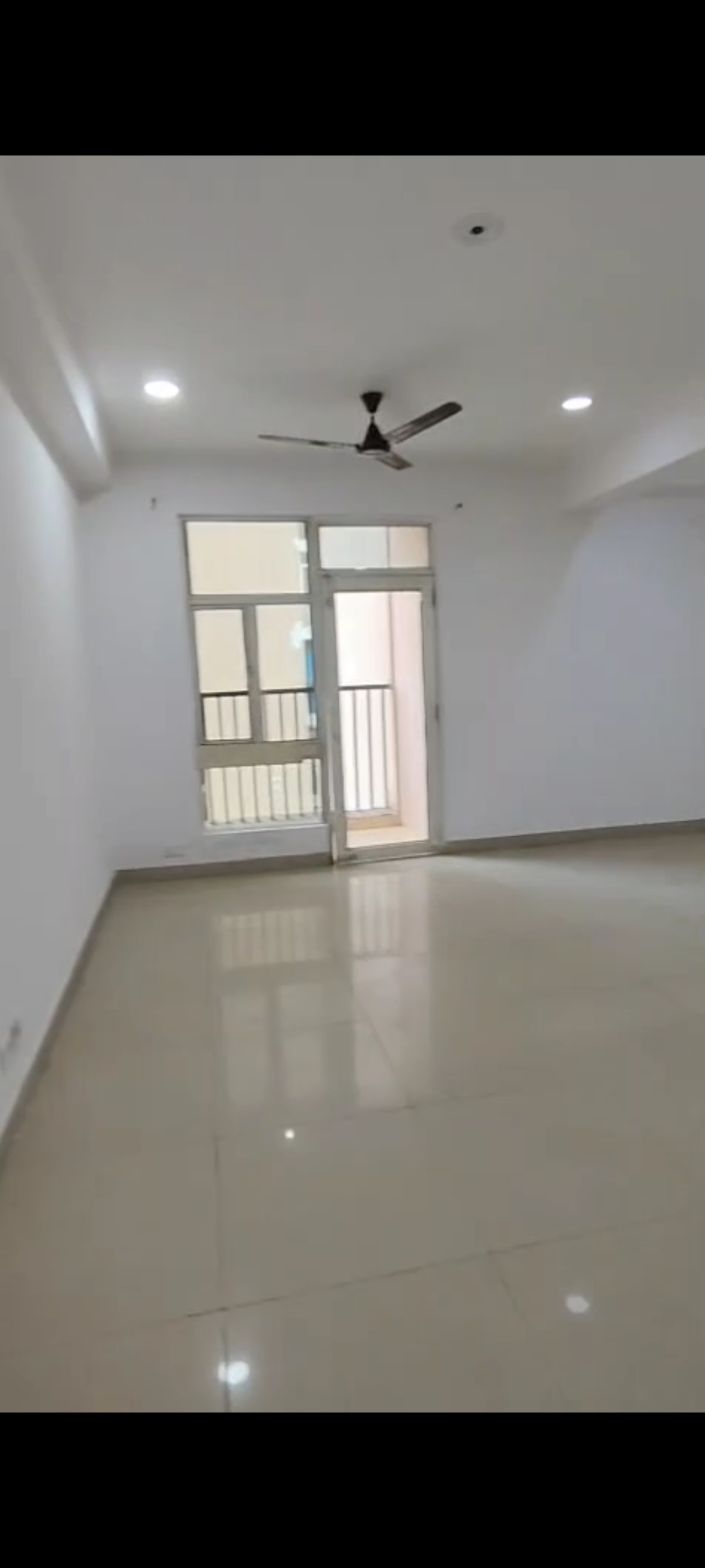 3 BHK 1560 Sq.Ft. Apartment in Gaur City 1st Avenue