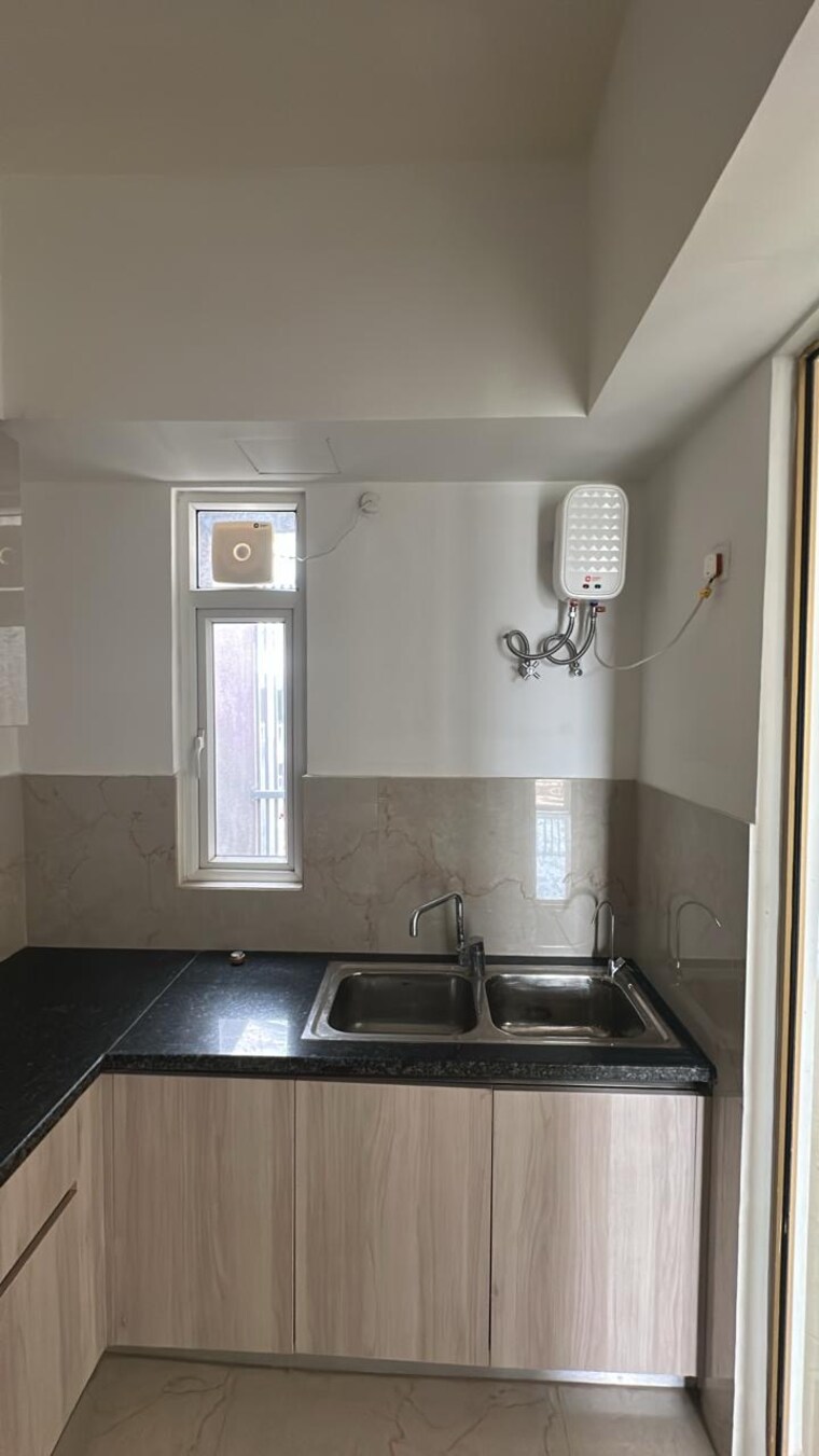 Kitchen, smart-world-orchard 3 Bedroom 1680 Sq.Ft. Apartment In Sector 61 Gurgaon 9609343