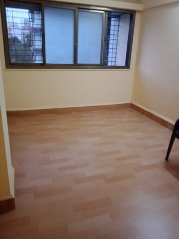Room in 2 BHK Apartment at Shiv Parvati CHS Borivali West, Borivali West – for Rent