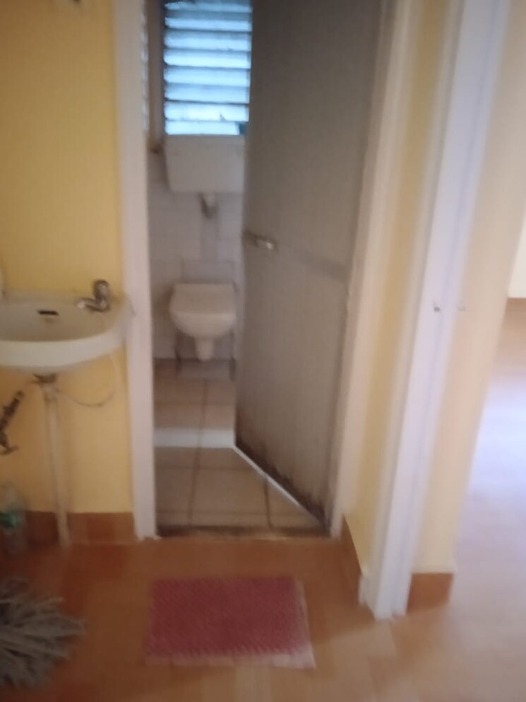 Bathroom, shiv-parvati-chs-borivali-west 2 Bedroom 650 Sq.Ft. Apartment In Borivali West Mumbai 9609434