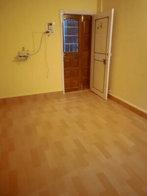 Room in 2 BHK Apartment at Shiv Parvati CHS Borivali West, Borivali West – for Rent