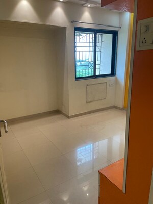 Room in 2 BHK Apartment at Dosti Oak, Kolshet Industrial Area – for Rent