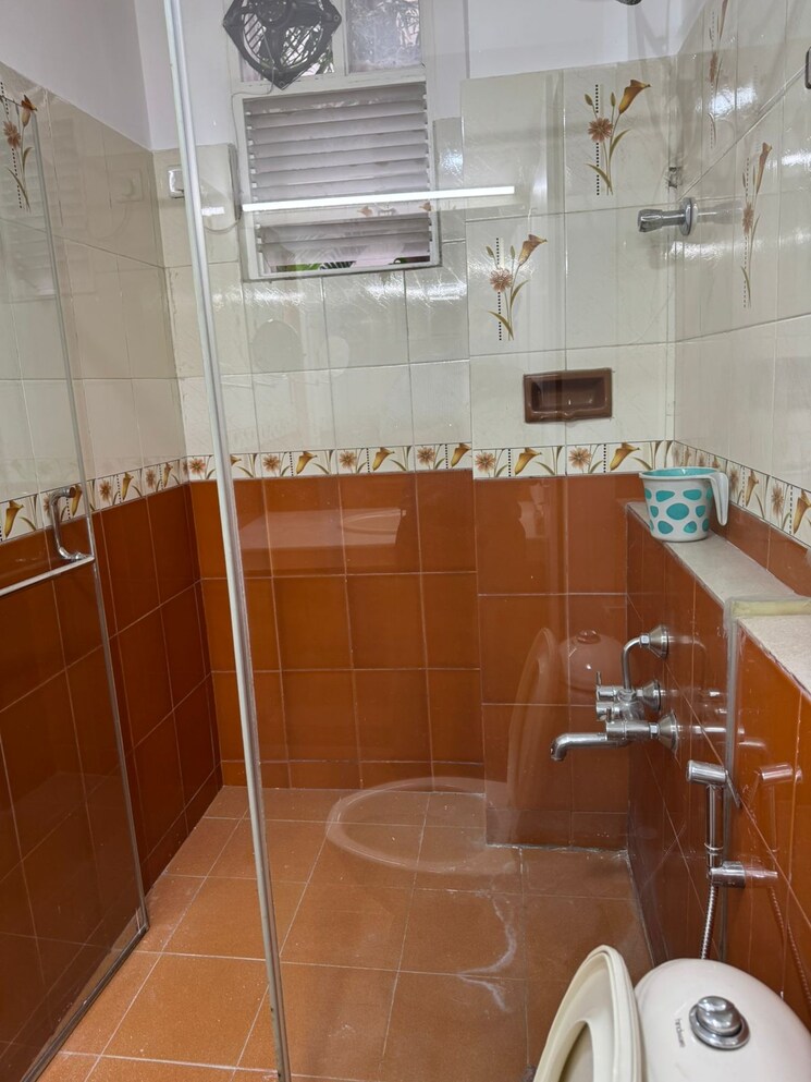 Bathroom, lalazar-apartment 3 Bedroom 1800 Sq.Ft. Apartment In Palace Road Bangalore 9609632