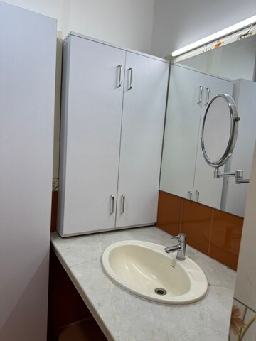 Bathroom in 3 BHK Apartment at Lalazar Apartment, Palace Road – for Sale