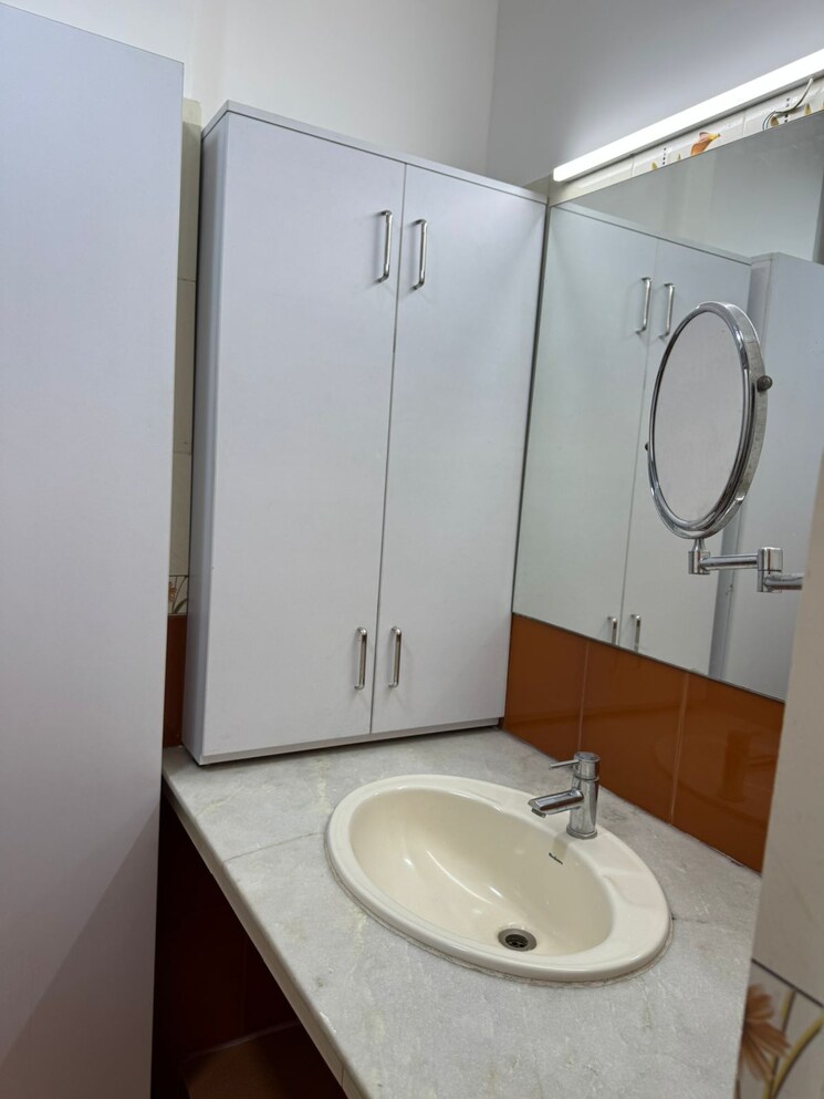 Bathroom, lalazar-apartment 3 Bedroom 1800 Sq.Ft. Apartment In Palace Road Bangalore 9609632