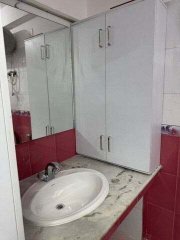 Bathroom in 3 BHK Apartment at Lalazar Apartment, Palace Road – for Sale