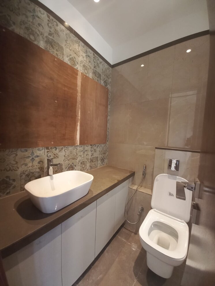 Attached Bathroom, indra-dhanush 3 Bedroom 1112 Sq.Ft. Apartment In Santacruz West Mumbai 9609690