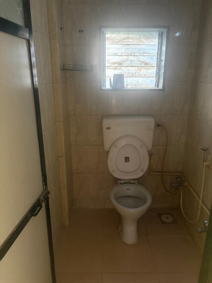 Bathroom, leoland-apartment 2 Bedroom 650 Sq.Ft. Apartment In Powai Mumbai 9609692