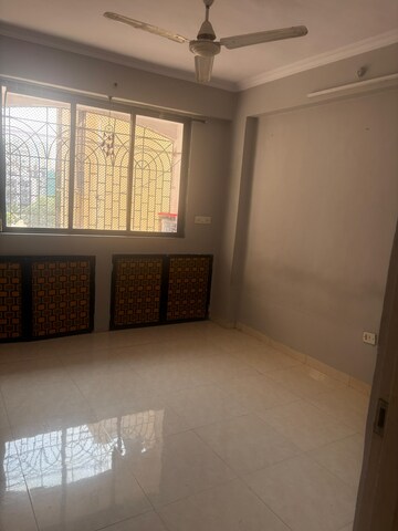 Room in 2 BHK Apartment at Leoland Apartment, Powai – for Rent