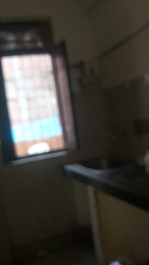 Living Room in 1.5 BHK Builder Floor at Mayur Vihar – for Rent