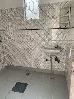 Bathroom in 1.5 BHK Builder Floor at Greater Kailash I – for Rent