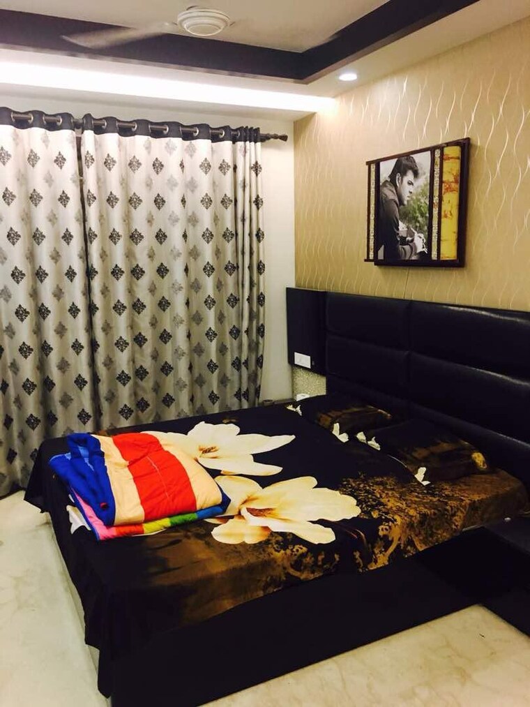 Bedroom, chittaranjan park 3 Bedroom 160 Sq.Yd. Builder Floor In Chittaranjan Park Delhi 9609716