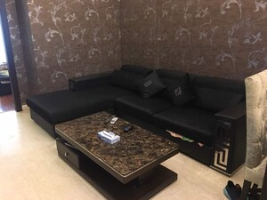 Furnished Amenities in 3 BHK Builder Floor at Chittaranjan Park – for Rent