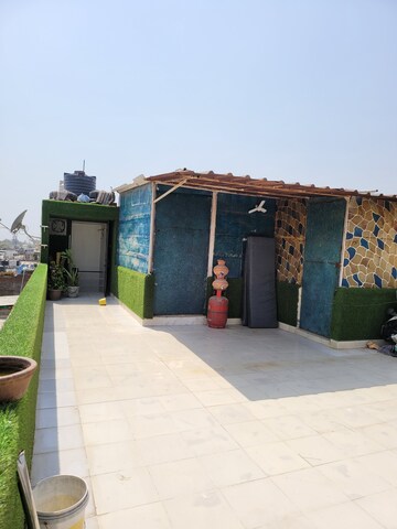 Furnished Amenities in 4 BHK Builder Floor at Dilshad Colony – for Sale