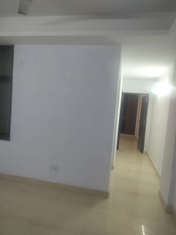 Room in 2 BHK Builder Floor at Neb Sarai – for Rent