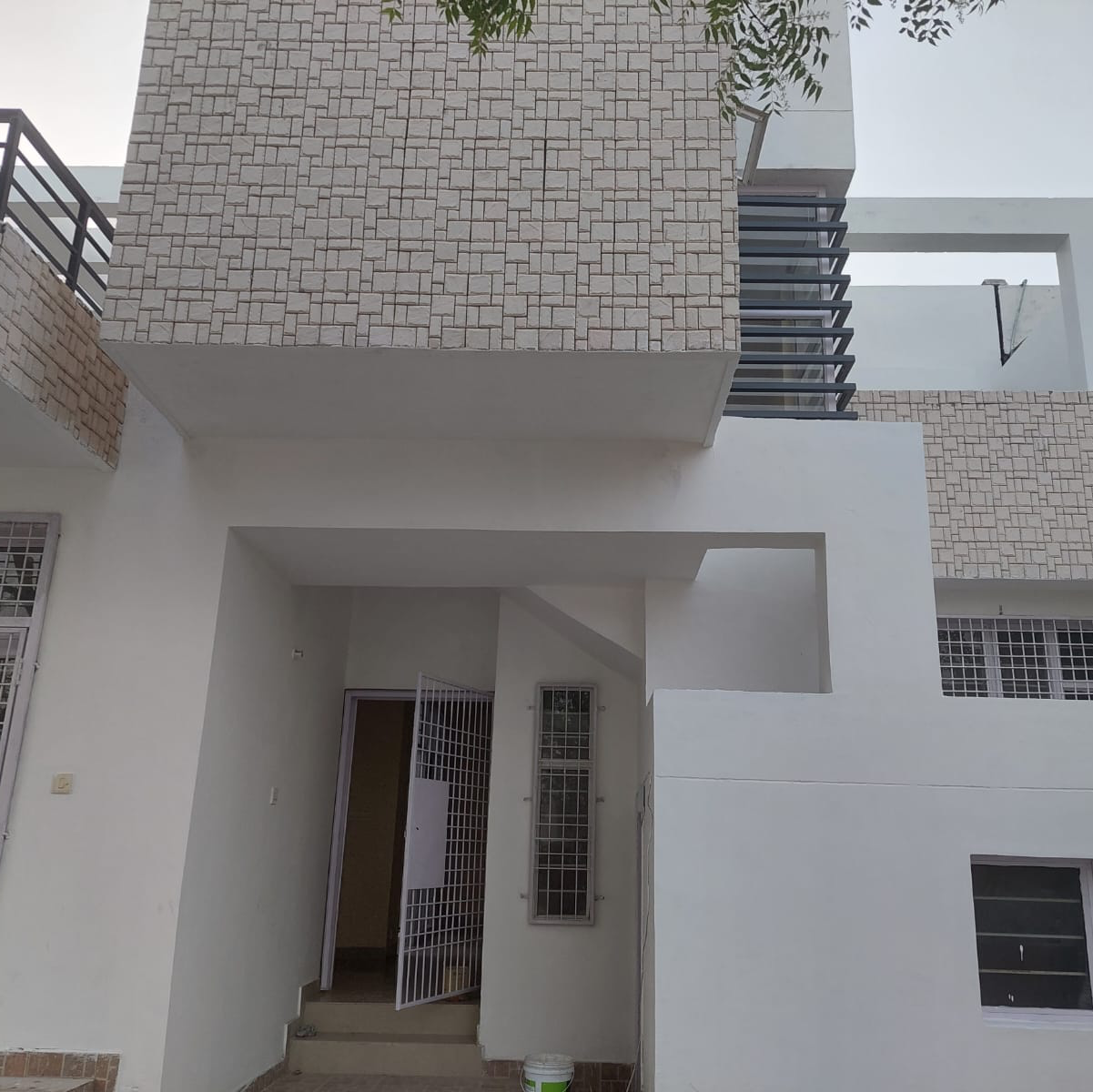4 BHK + Pooja Room Apartment For Rent in Ansal API Charmwood Villas