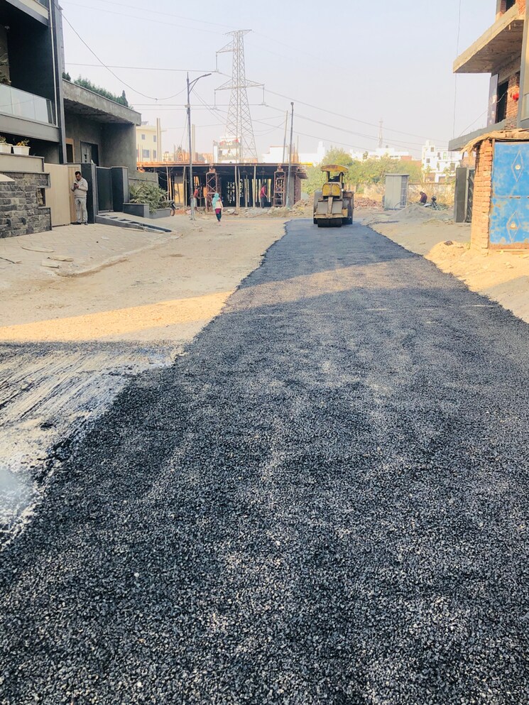  Parking, sector 23 4 Bedroom 250 Sq.Yd. Builder Floor In Sector 23 Panipat 9609745