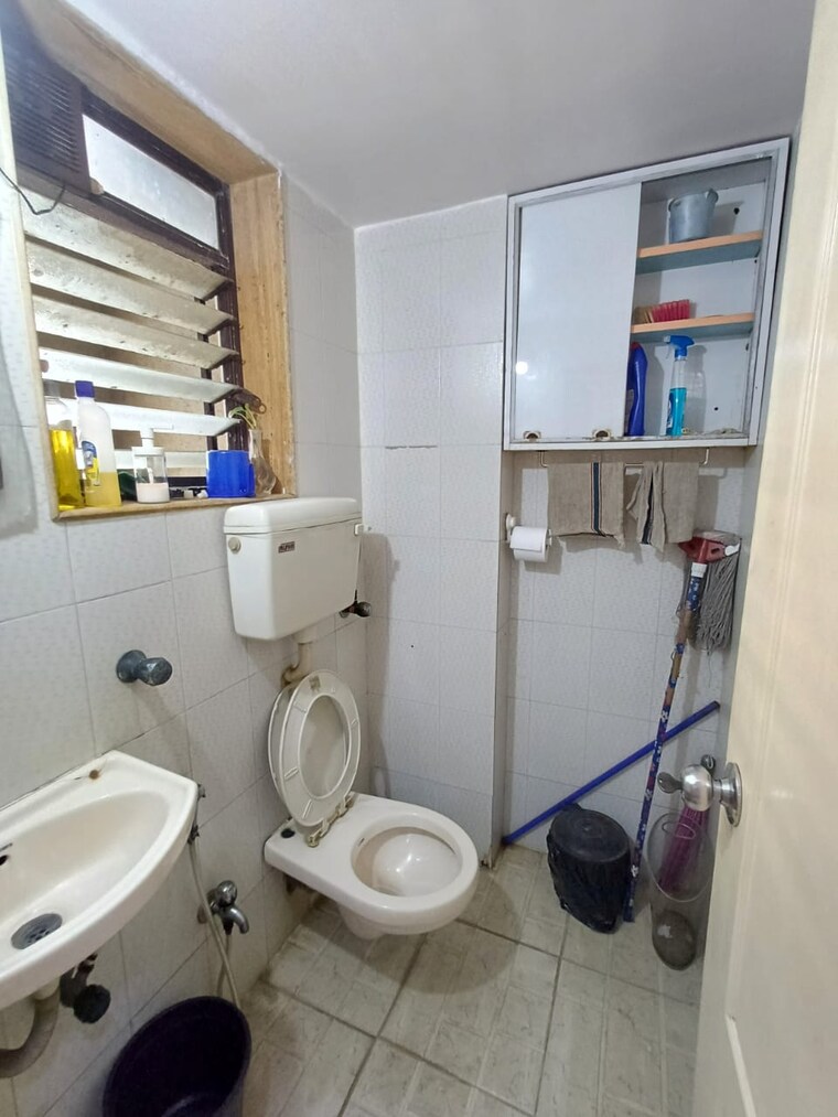 Bathroom, malad west Commercial Office Space 250 Sq.Ft. In Malad West Mumbai 9609755
