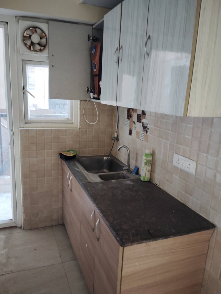 Bathroom, gaur-city-2-14th-avenue 3 Bedroom 1300 Sq.Ft. Apartment In Sector 16c Greater Noida Greater Noida 9609748