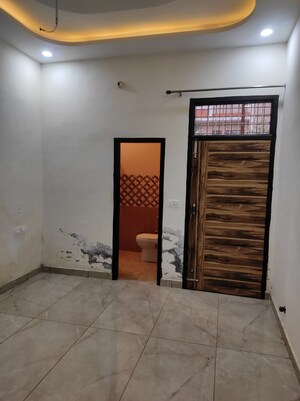 Room in 2 BHK Independent House at Shiva Enclave Zirakpur, Patiala Road – for Rent