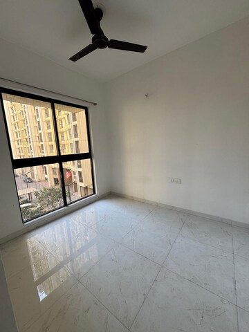 Room in 1.5 BHK Apartment at Runwal Gardens Phase I, Dombivli East – for Sale