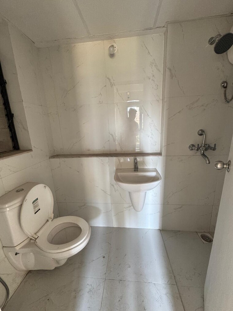 Bathroom, runwal-gardens-phase-i 1.5 Bedroom 535 Sq.Ft. Apartment In Dombivli East Thane 9609756