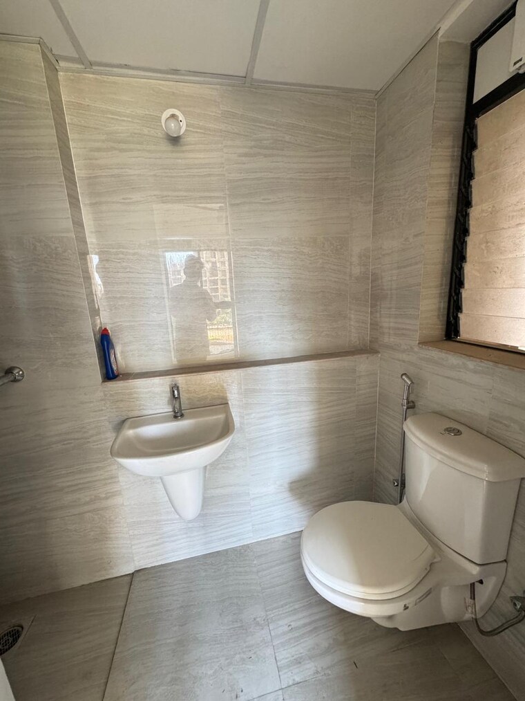 Bathroom, runwal-gardens-phase-i 1.5 Bedroom 535 Sq.Ft. Apartment In Dombivli East Thane 9609756