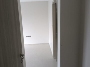 Room in 2 BHK Apartment at Rustomjee Paramount, Khar West – for Rent