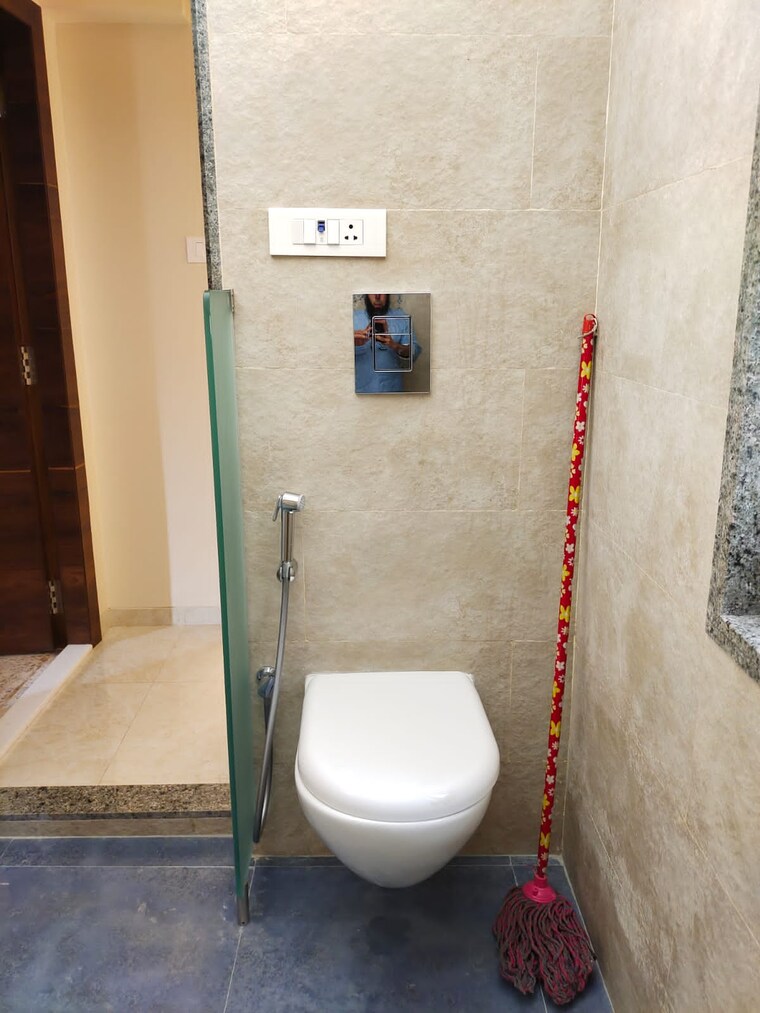 Attached Bathroom, bandra west 2 Bedroom 780 Sq.Ft. Apartment In Bandra West Mumbai 9609765