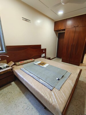 Bedroom in 2 BHK Apartment at Bandra West – for Rent