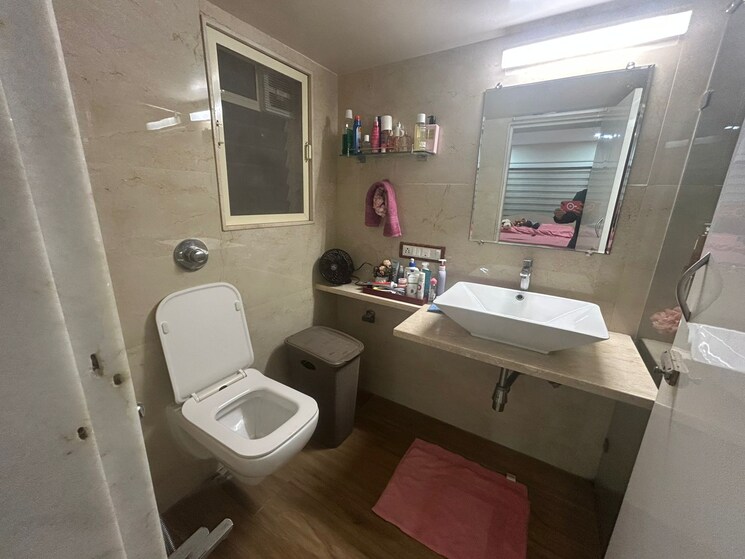 Attached Bathroom, santacruz west 3 Bedroom 1400 Sq.Ft. Apartment In Santacruz West Mumbai 9609777