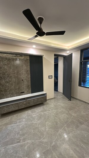 Room in 2 BHK Builder Floor at Sushant Lok 2, Sector 57 – for Rent