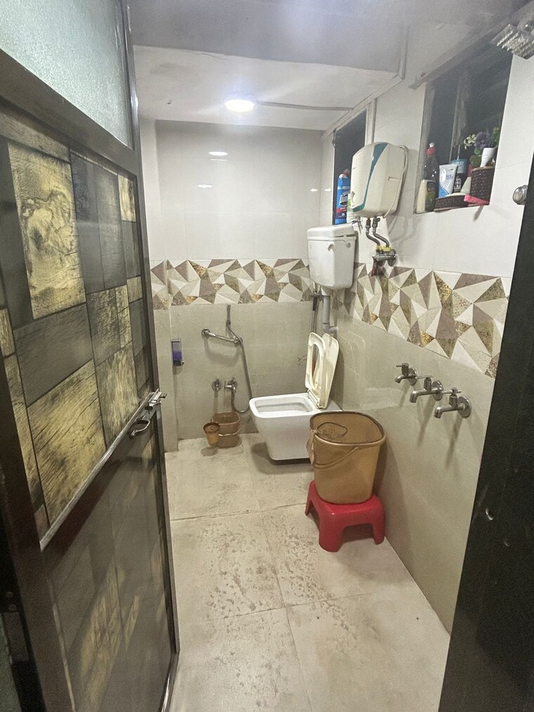 Master Bedroom, sai-niketan-chs 1 RK 250 Sq.Ft. Apartment In Sion Mumbai 9609825